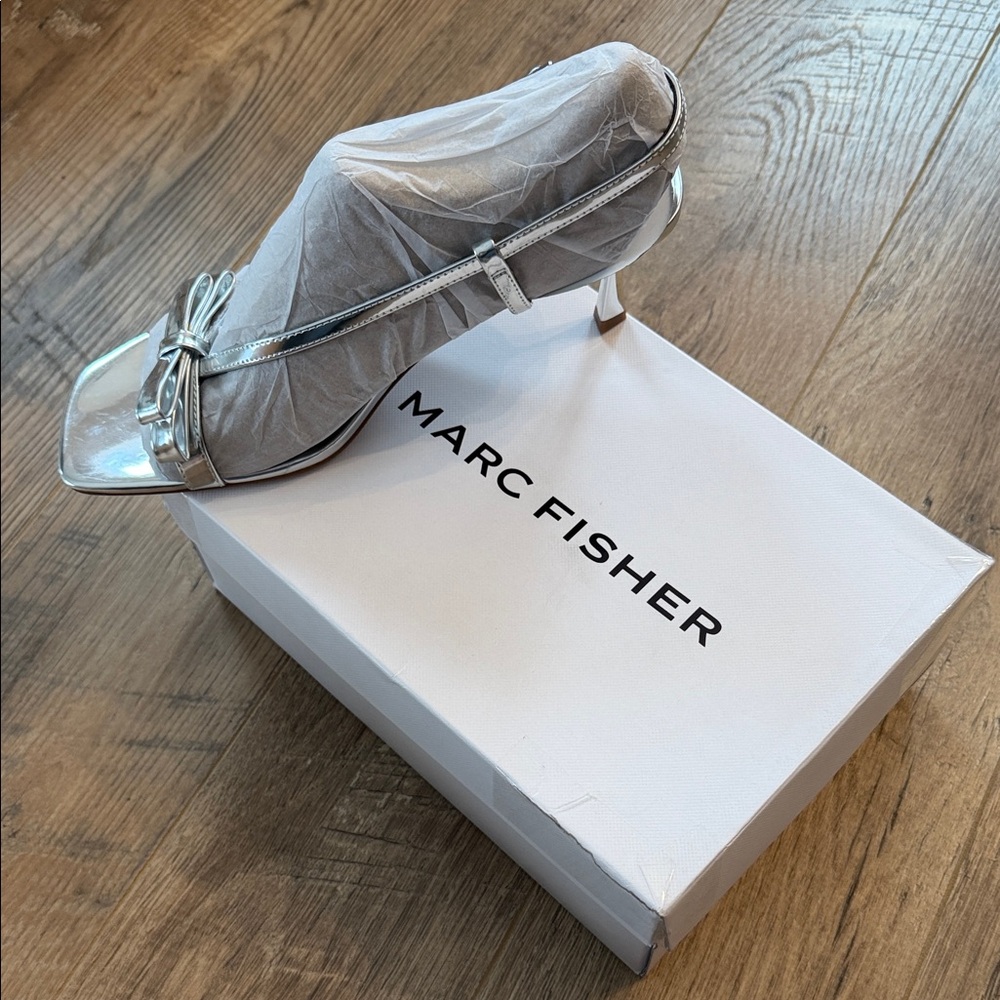 Marc Fisher Metallic Silver Heels - Picture 1 of 4